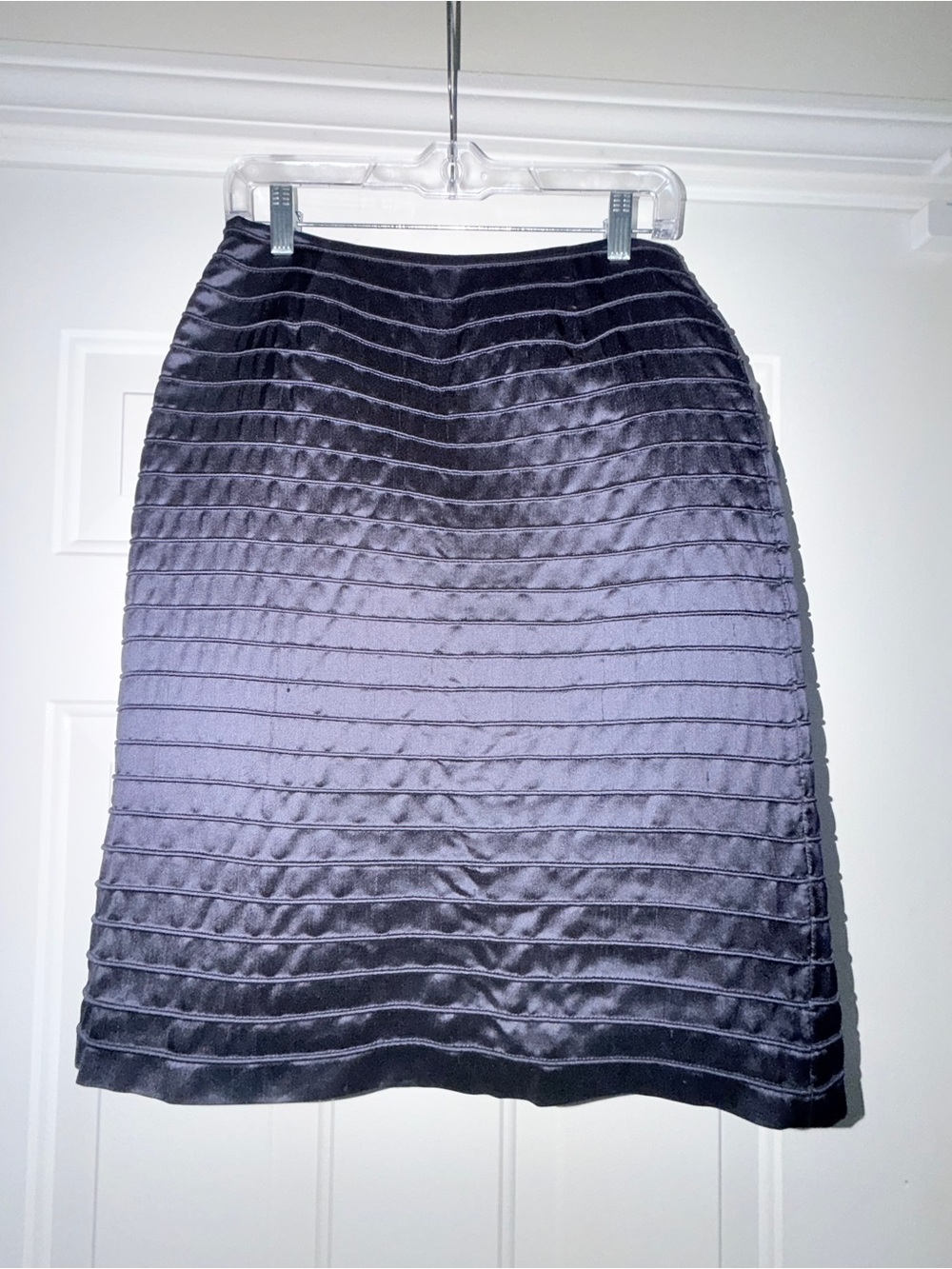 Rena Lange 100% silk navy pleated pencil skirt size 8